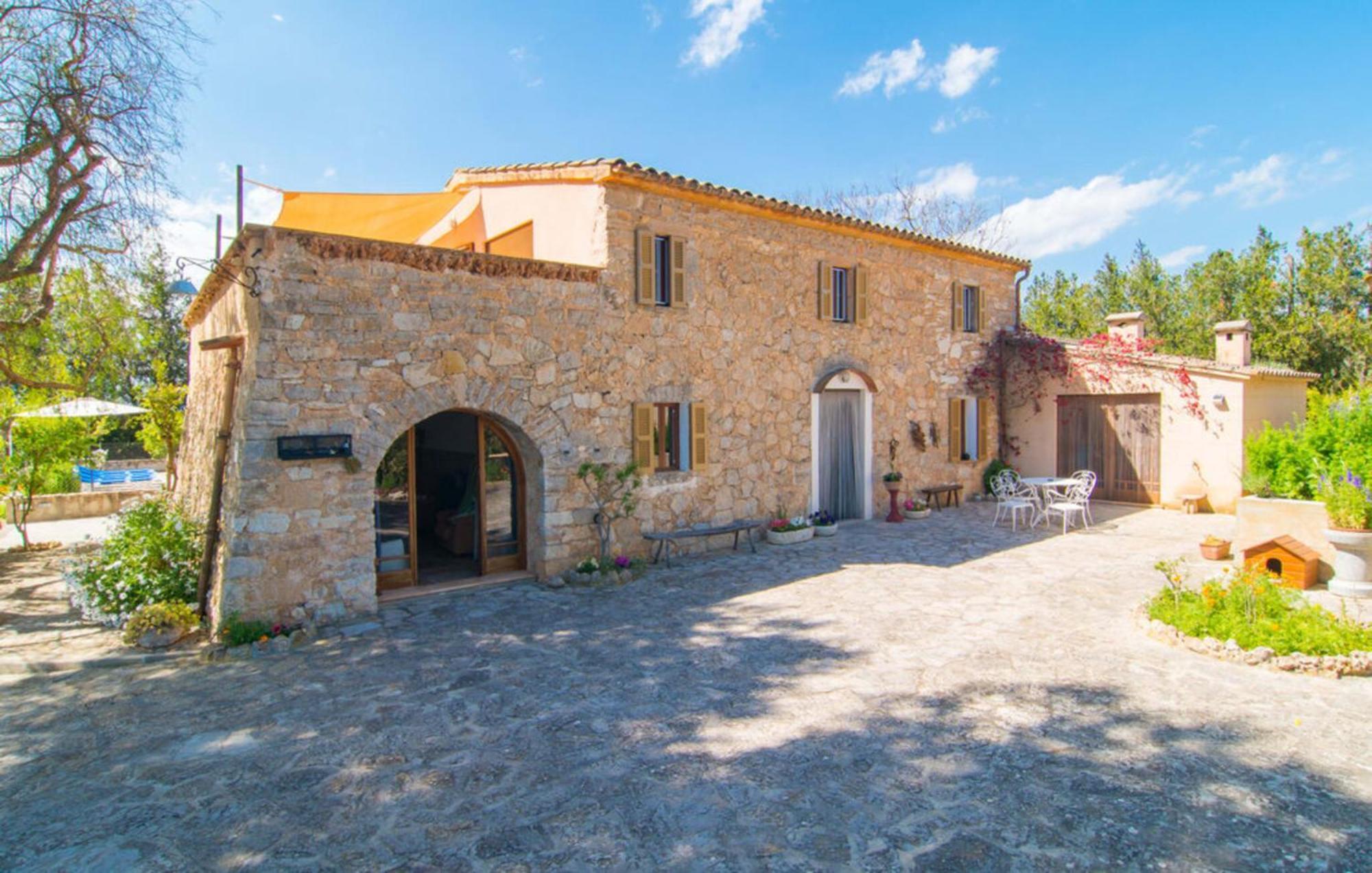 Manenta Villa *